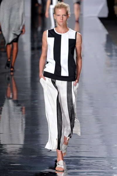 Look 18